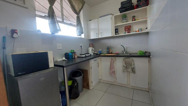 1 Bedroom Property for Sale in Loevenstein Western Cape